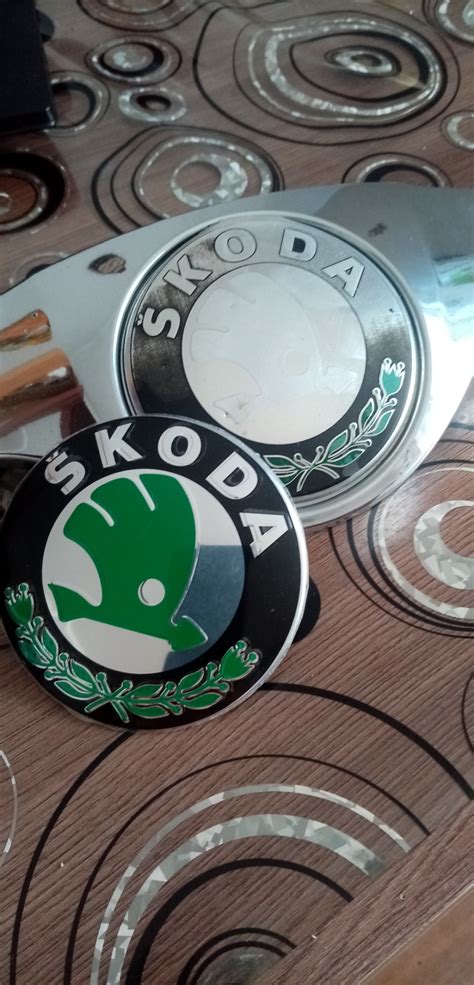 Замена значка. — Skoda Fabia Combi Mk2, 1,4 л, 2009 года | аксессуары ...