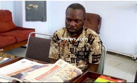 Journalist Arrested For Trading Nude Pictures For Sex