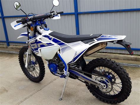 Купить б/у GR GR7 инжектор 6 передач в Лабинске: белый спортивный ...