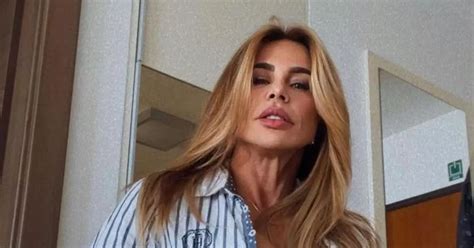 Hot Gran Whips Bra Off In Sexy Snap And Says I M Proud Of My Perfect Breasts Daily Star