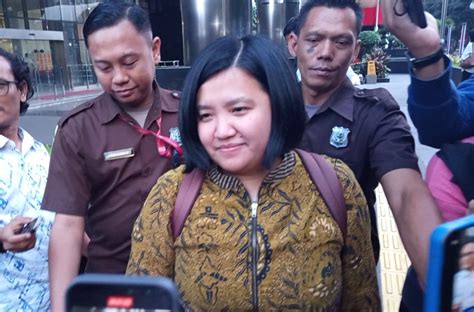fiona handayani mantan stafsus nadiem makarim bungkam usai diperiksa