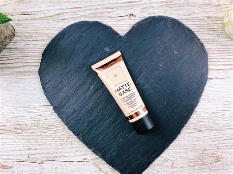 Revolution Make Up Review » Polkadotparadiso