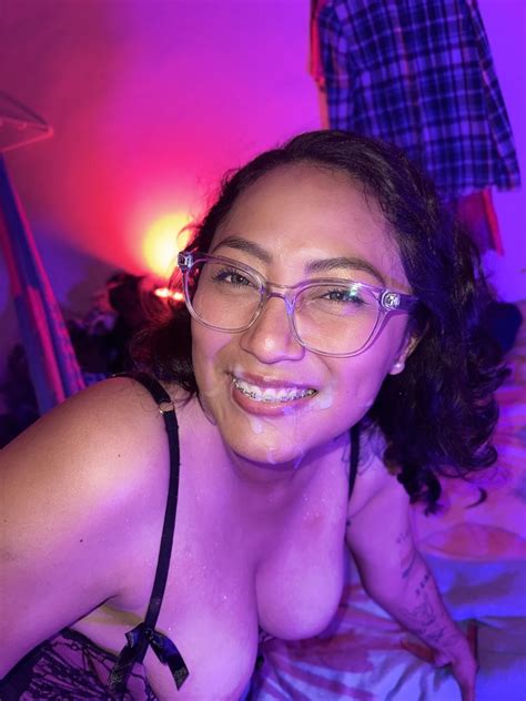 Le Chupe El Pene A Mi Hermanastro Nude Pics Xhamster