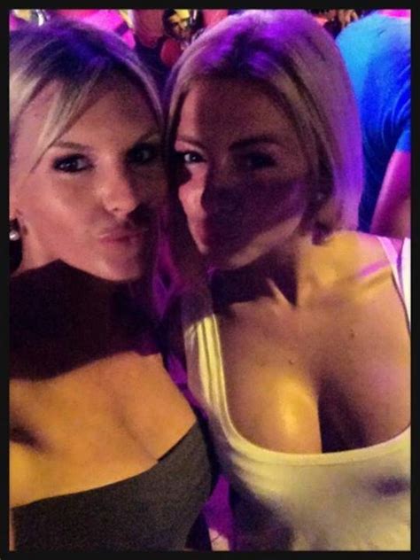 Naked Amelie Neten Added 07 19 2016 By Benh