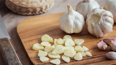 The Best-Kept Secret of Chefs: The Garlic Trick That Will Transform ...