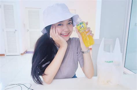 Điều gì đã khiến cô nàng hot girl Thái Lan này có tới hơn 2 triệu người theo dõi trên MXH