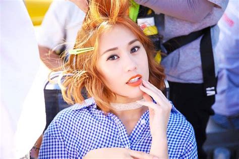 Hot girl Thúy Vi khoe ngực sexy đi phá đám cưới của Ngọc Thảo