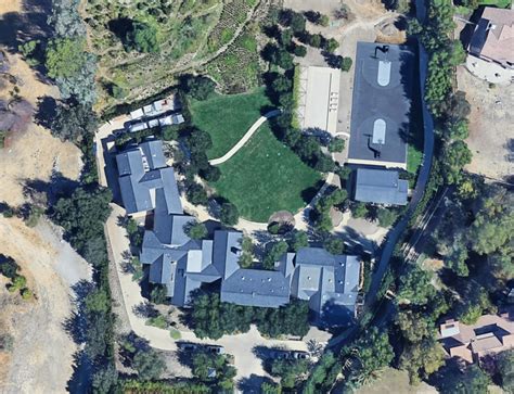 Where Does Kim Kardashian Live Gearth Hacks