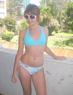 8 Hot Sexy Carla Gonzalez Bikini Pics