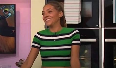 T4 Icon Miquita Oliver Strips Naked For Racy Snap But Fans Distracted By Background Daily Star