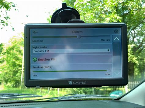Prezentare NAVITEL E700 Navigator: Soluție de navigare GPS cu ecran de ...