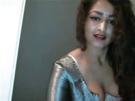 Bella MILF Indiana Provoca La Videocamera Voglioporno