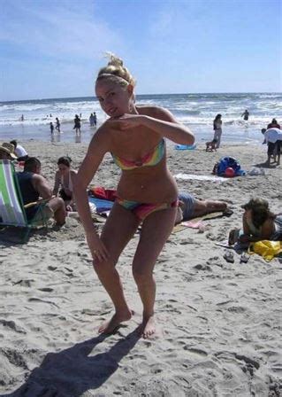 8 Hot Sexy Amber Johnson Bikini Pics