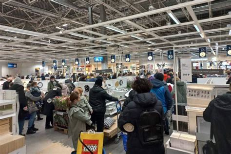 В Омске в магазине ИКЕА возникли огромные очереди - МК Омск