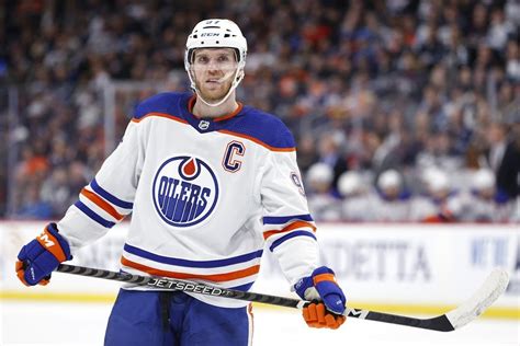 Oilers Connor Mcdavid Becomes The First Player Since Wayne Gretzky To