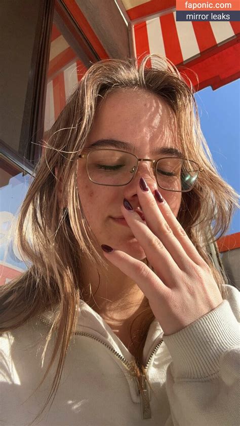 Emma Brooks Nude Album Voyeurflash