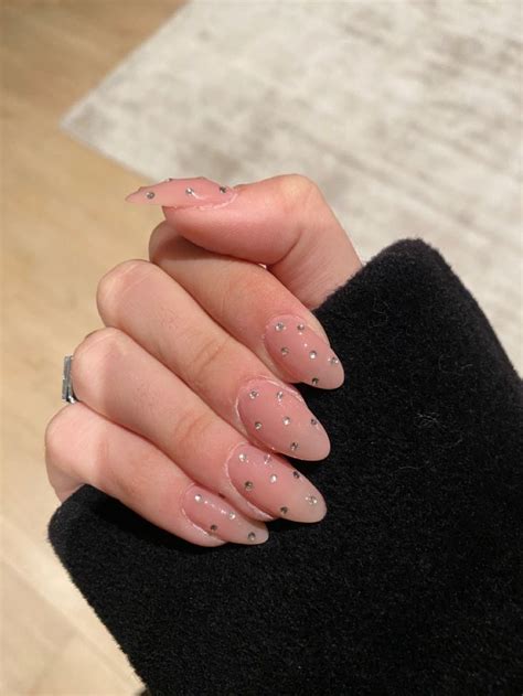 Pin On Nails Inspo Studded Nails Euphoria Nails Nails