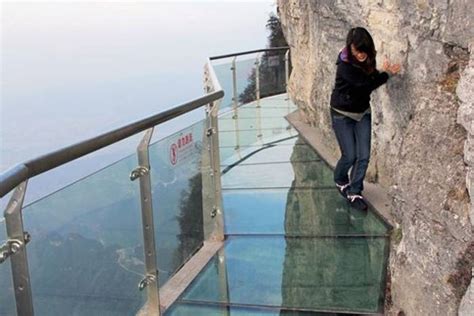 Skywalk On Glass Bridge — China | RiTeMaiL