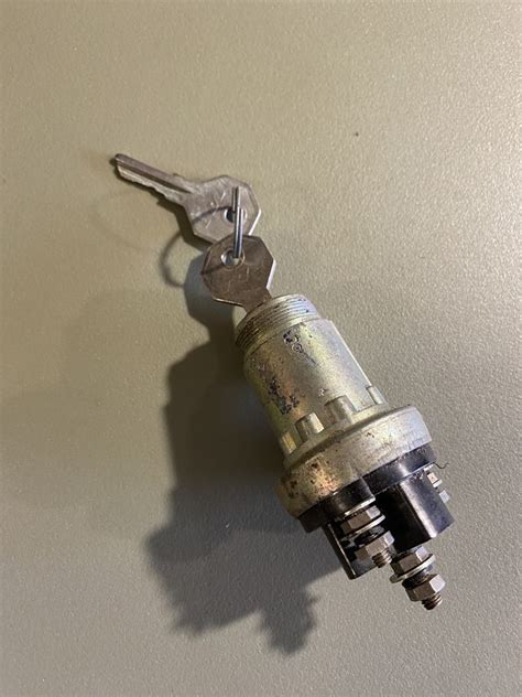 Замок зажигания ЗИЛ-130, ГАЗ, СССР: 950 грн. - Замки запалювання та ...