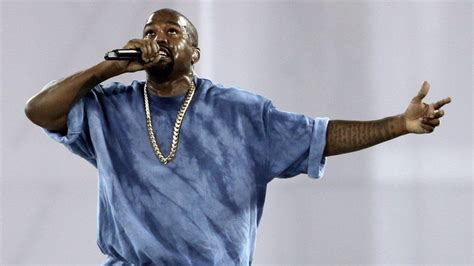 Kanye West Announces Hes Distancing Himself From Politics Bbc News