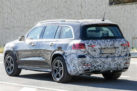 2026 Mercedes GLS Embraces Stars And Pillar-To-Pillar Display | Carscoops