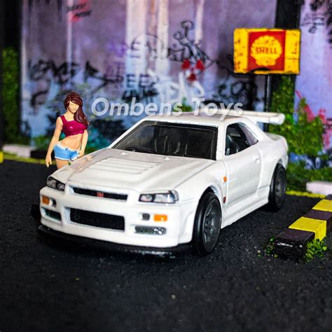 Jual Hot Wheels Nissan Skyline Gtr Bnr R R R Putih Diorama Loose Shopee Indonesia