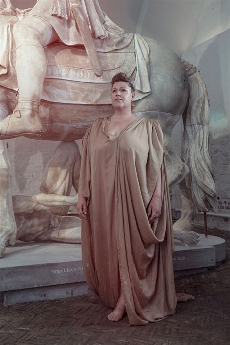 Ng I M U Nude Trong Show Di N Ca Ng I V P Con Ng I