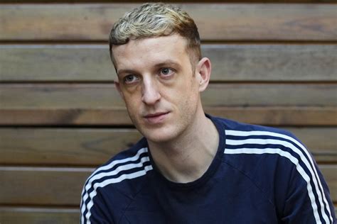 El autor francés Édouard Louis Ser gay es como ser un actor forzado Minuto