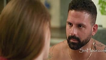 Petite rousse mature chevauchant une bite anale sur un canapé Sata Jones XVIDEOS