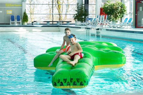 Aquawell – Wellenbad Helmbrechts mit Sport- und Aussenbecken.