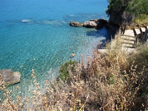 La Temperatura Del Mare A Novembre A Kalamata Farsi Il Bagno A