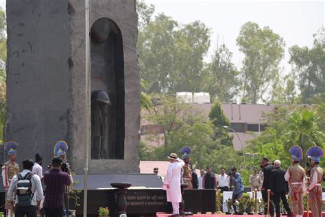 Amit Shah Pays Tribute At Police Memorial