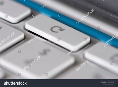 19,132 Refresh In Laptop Stock Photos, Images & Photography | Shutterstock