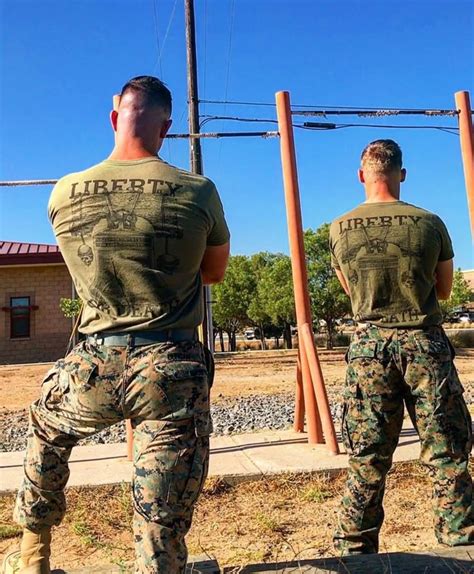 Marine Hunks Look Best On Their Knees Adorability Reblog Hot Army Men Army Guys Men S