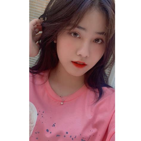 Đàn em Độ Mixi tiếp tục được hot girl thả thính lần này là TikToker hơn lượt theo dõi