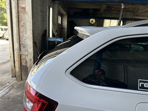 Установка оригинального спойлера — Skoda Octavia Scout A7 Mk3, 2 л ...