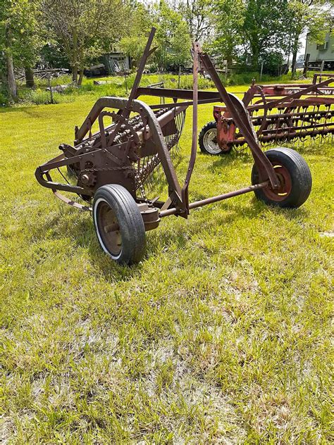 International Harvester hay rake - Garden Tools & Equipment - Muncie