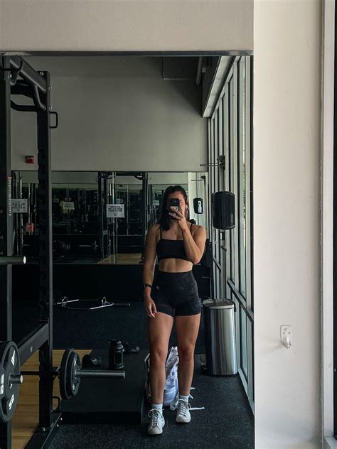 gymshark workout set in 2025 | Womens workout outfits, Cute gym outfits
