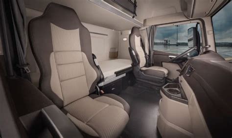 Грузовики FAW - купить в Москве, обслуживание и сервис у официального ...