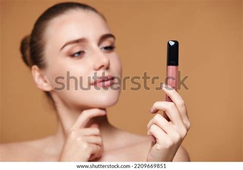 2 Hundred Nude Tender Kiss Brunettes Royalty Free Images Stock Photos