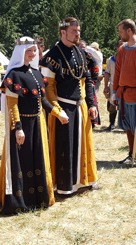 Pin By Szilvia Petka On Vampire Medieval In 2024 Medieval Clothing
