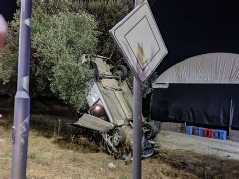 Latina Brutto Incidente Stradale In Via Del Lido Due Feriti