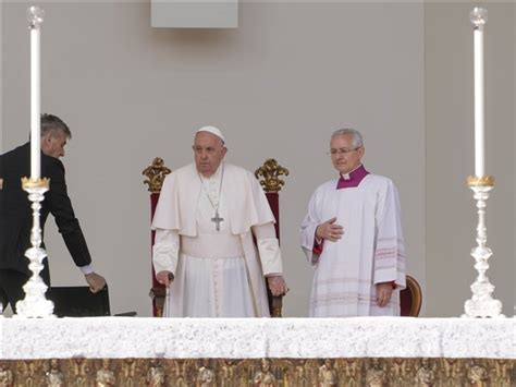 Pope Apologizes After Being Quoted Using Vulgar Term About Gay Men In Talk About Ban On Gay