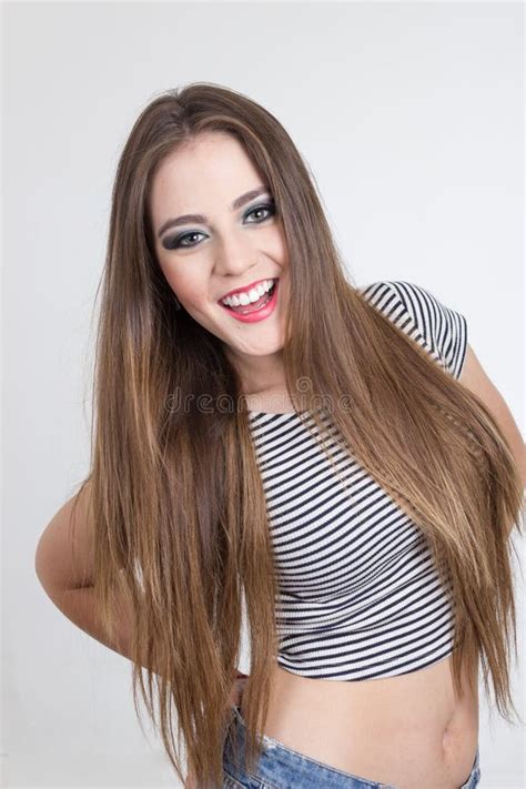 Jeune Fille Blonde Sexy Avec Le Long Sourire De Cheveux Image Stock Image Du Hispanique