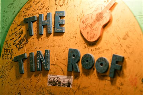 Food And Drink Chicago Bar Live Music Tin Roof