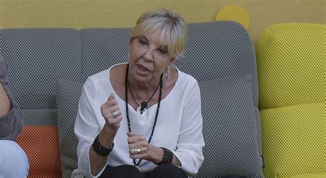 Gf Vip Wilma Goich Ha Infranto Il Regolamento Cosa Successo Nella