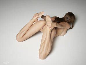 AMATEUR GIRL Anna L Nude Body Sculpting 05 14000px