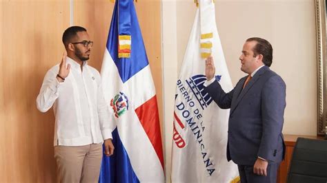 Juramentan A Rafael F Liz Garc A Nuevo Ministro De La Juventud