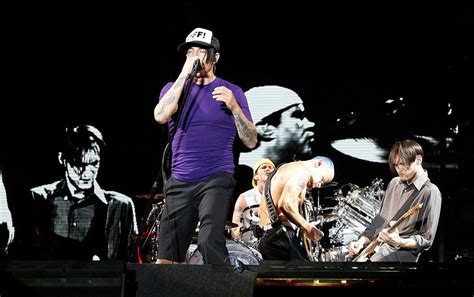 Red Hot Chili Peppers Vuelven A Espa A A Os De Carrera En Temazos