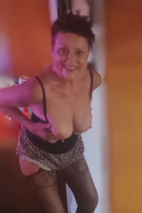 Check Out My New Cougar Lingerie Stockings And Pumps Nude Pics